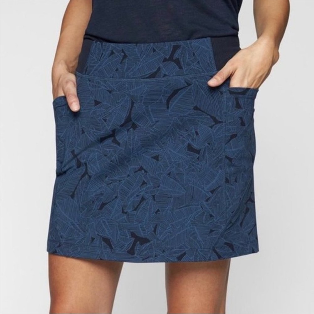 Athleta Excursion Blue & Black Tropical Leaf Printed Athletic Skort Skirt - S